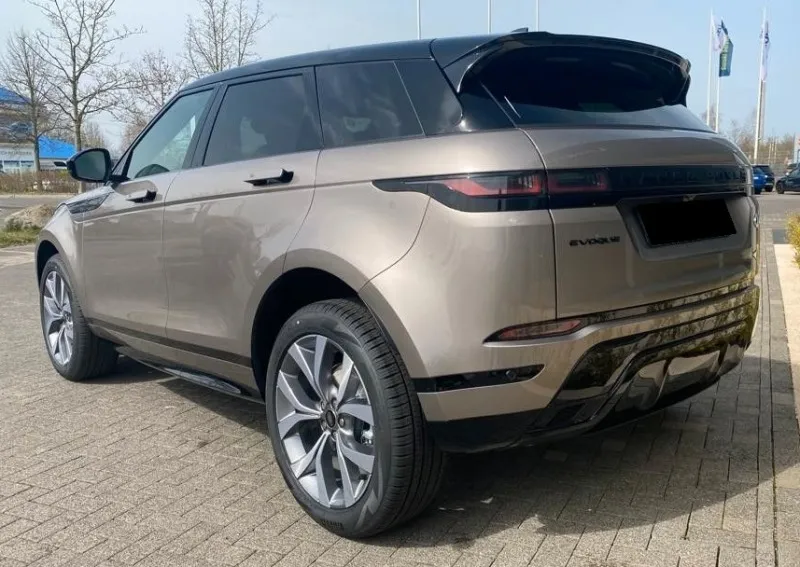 Land Rover Range Rover Evoque P200 =R-Dynamic SE= Black Pack Image 3