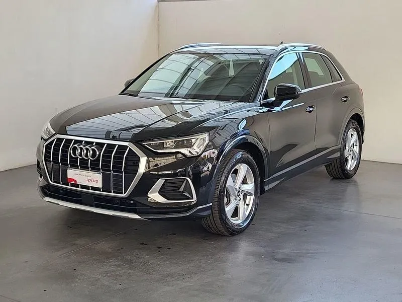 AUDI Q3 35 TDI S tronic Business Advanced Image 1